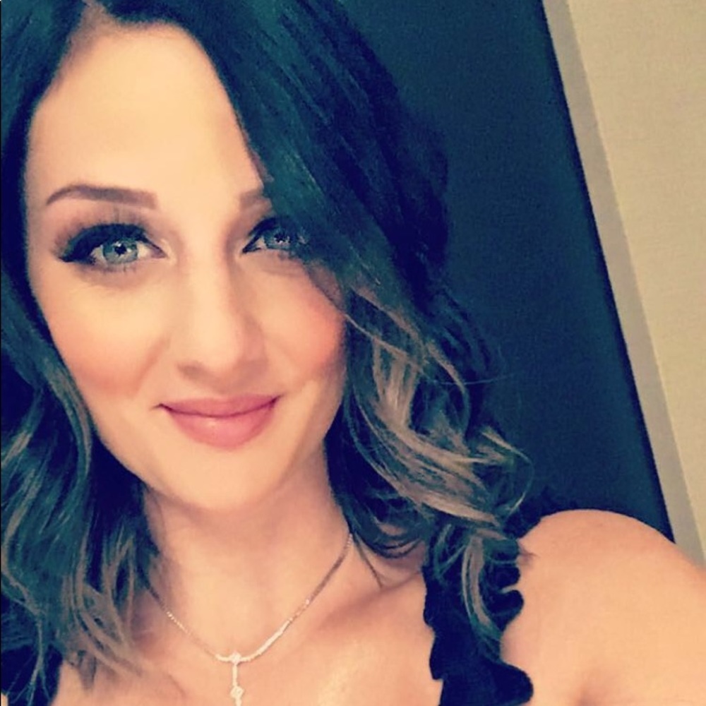 Meet your Posher, April